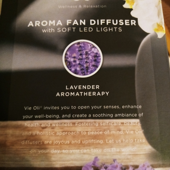 Essential oil diffuser w/ lights. Rose gold color - Picture 7 of 8